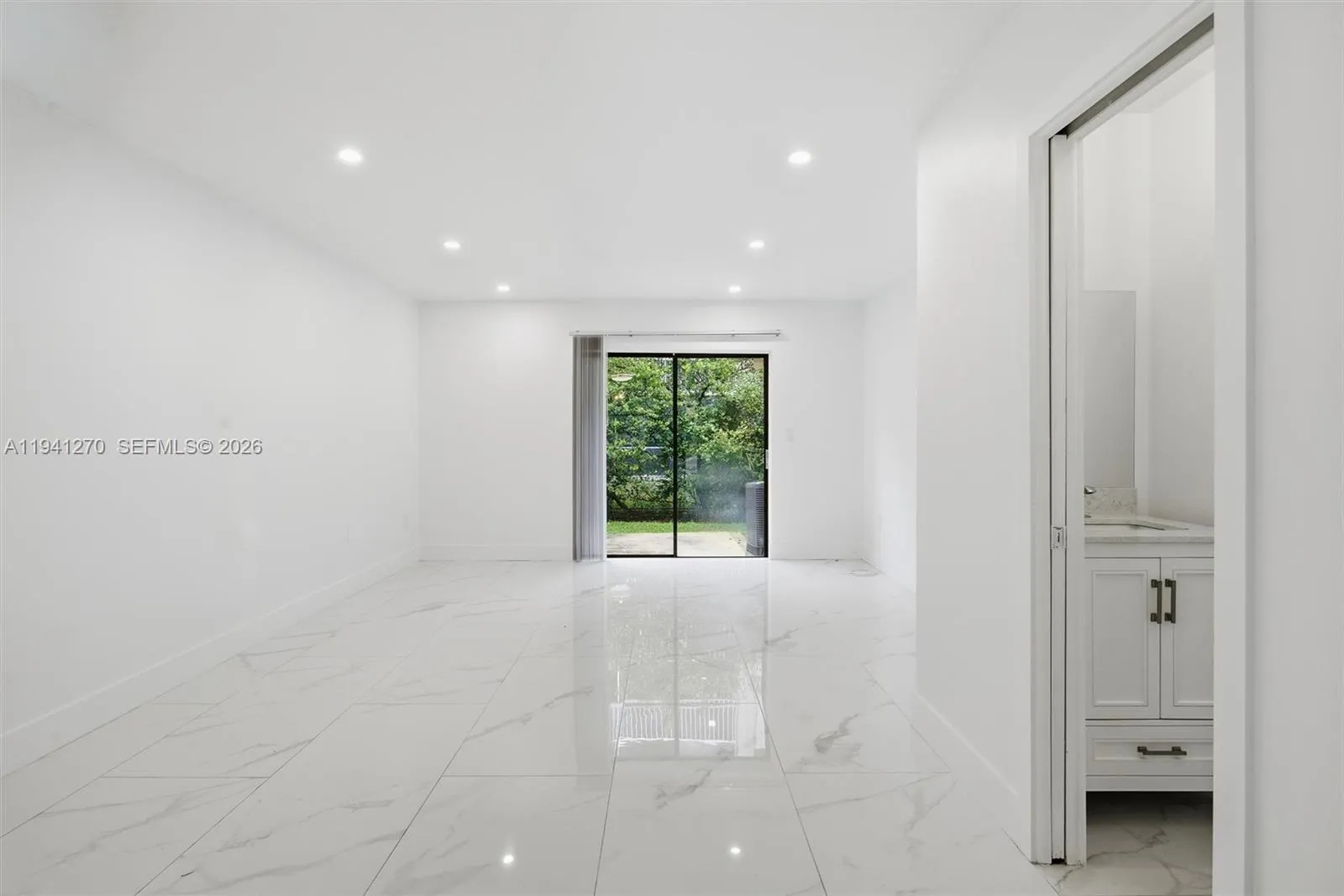 6850 NW 173rd Dr # 103, Hialeah FL 33015