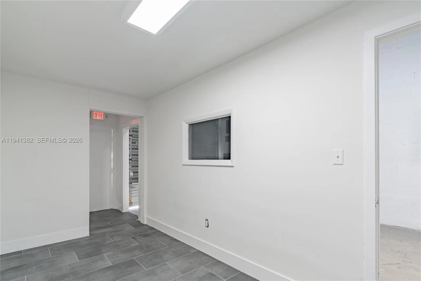 569 W 28th St, Hialeah FL 33010