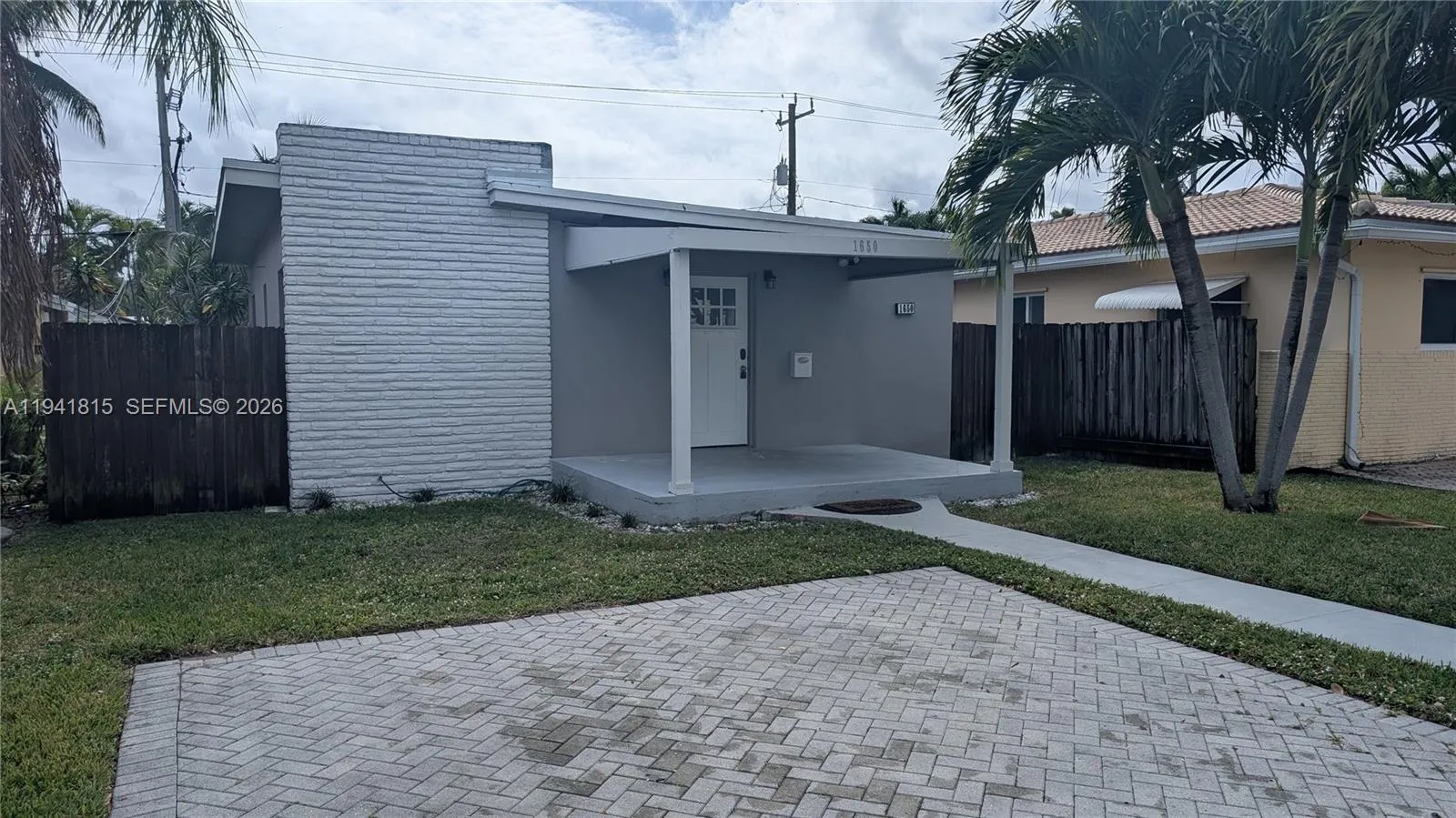 2 bedroom 1 bath for sale at 1650 Jackson St, Hollywood FL 33020