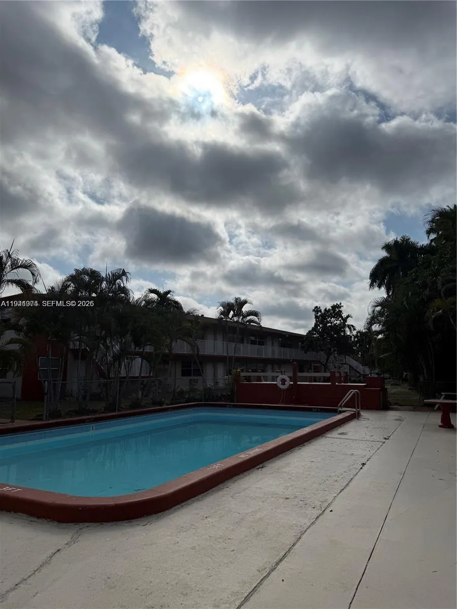 2915 Plunkett St # 12A, Hollywood FL 33020