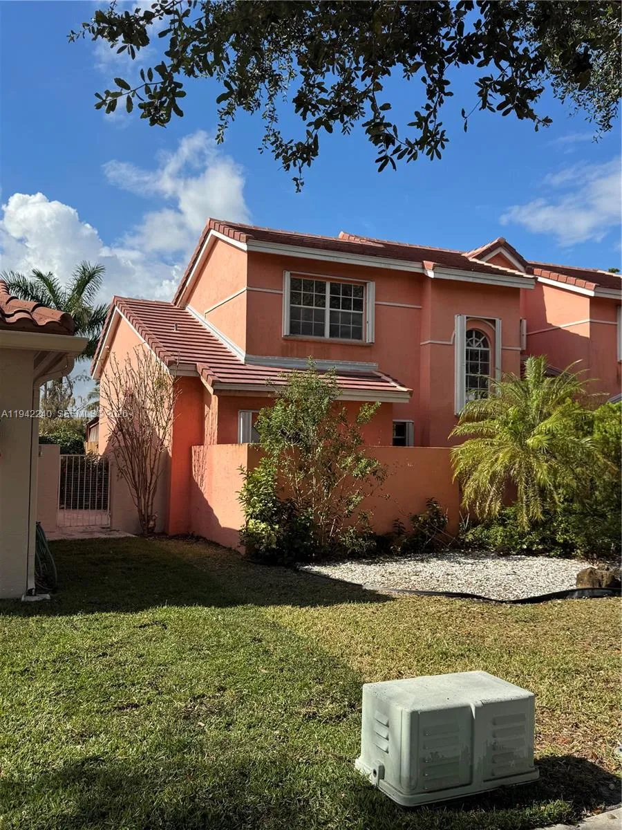 19720 NW 87th Pl, Hialeah FL 33018