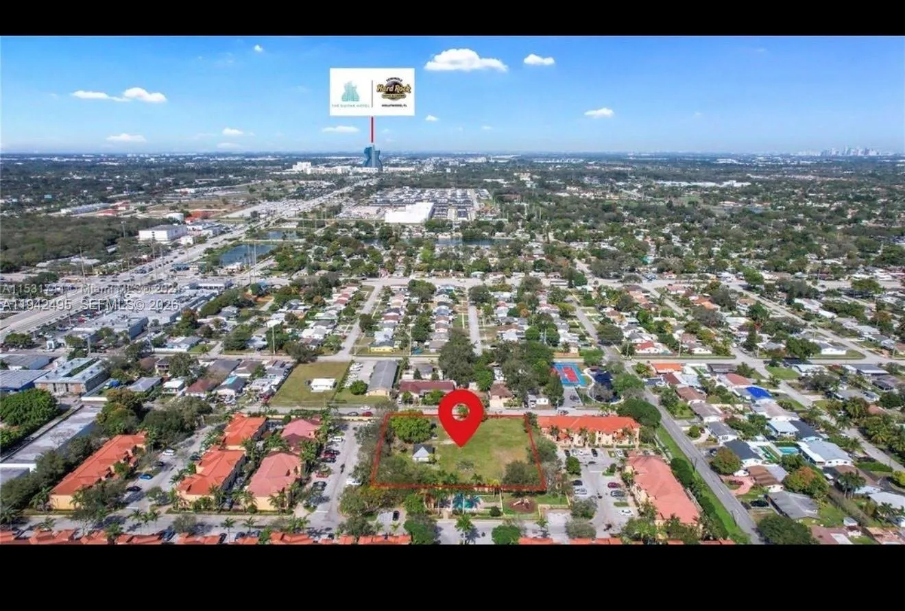 5830 Liberty St, Hollywood FL 33021