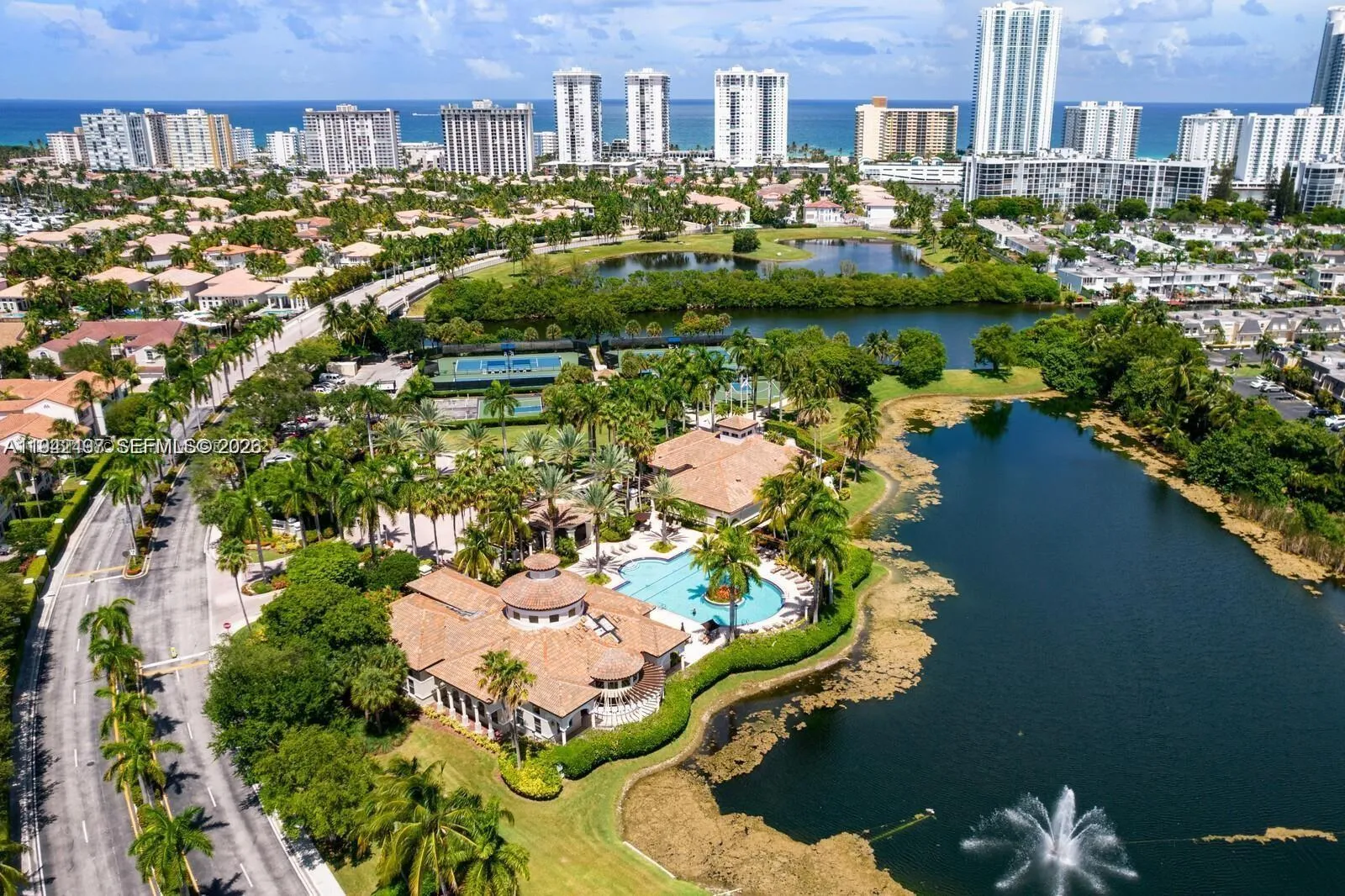 963 S Harbor Vw S, Hollywood FL 33019