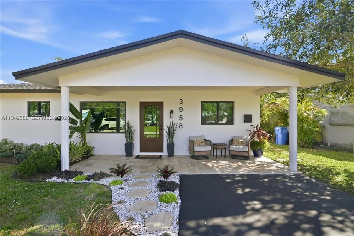 3958 NW 19th Ave, Oakland Park FL 33309