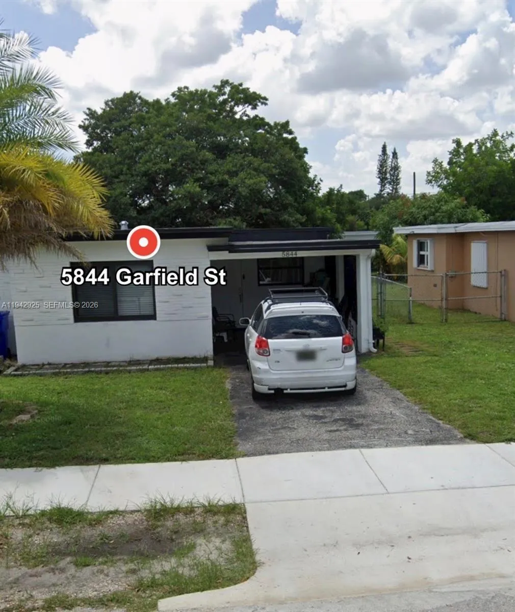 5844 Garfield St, Hollywood FL 33021