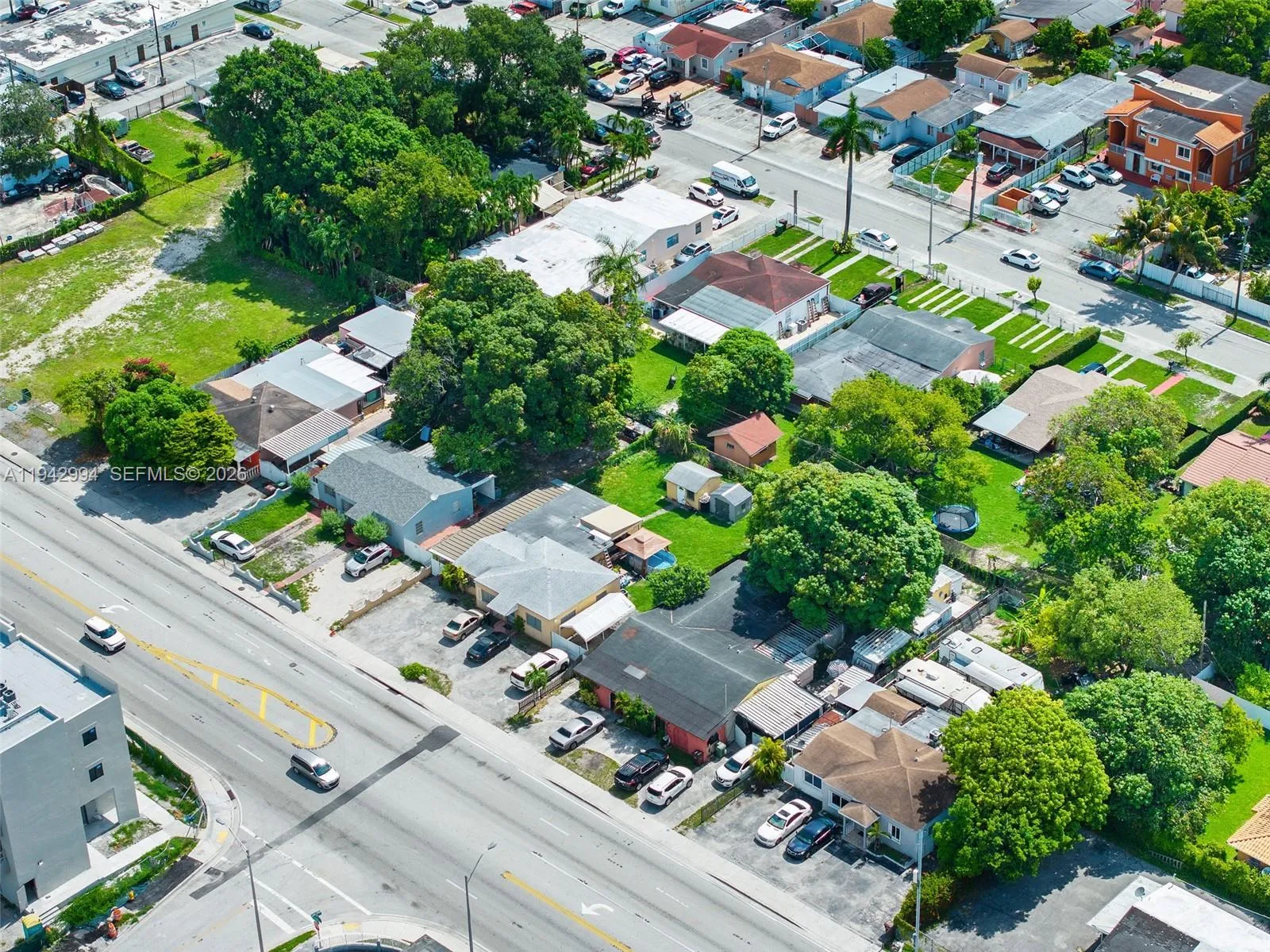 871 SE 8th Ave, Hialeah FL 33010