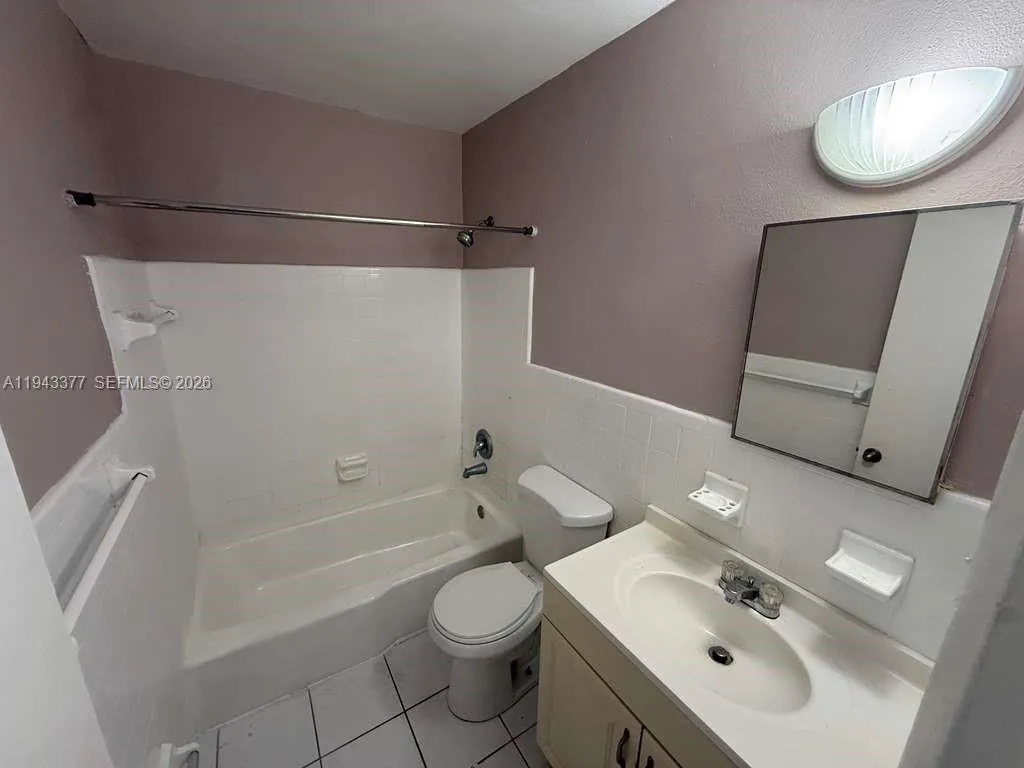 1 bedroom 1 bath for sale at 2916 Funston St # 53A, Hollywood FL 33020