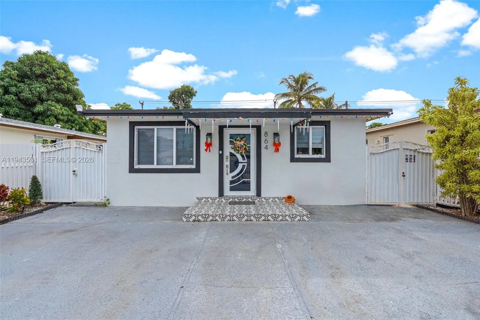 864 E 29th St, Hialeah FL 33013