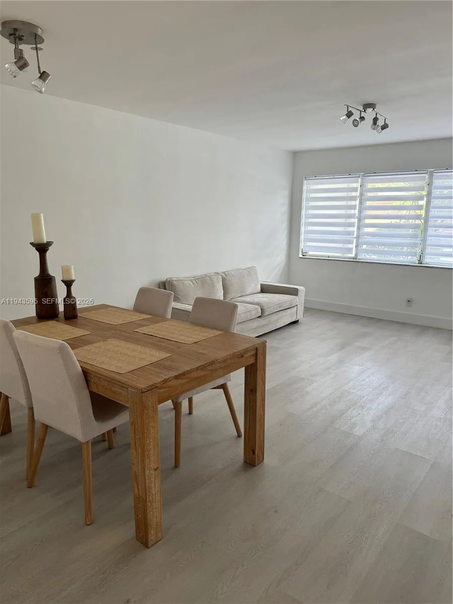 330 SE 2nd St # 104F, Hallandale Beach FL 33009