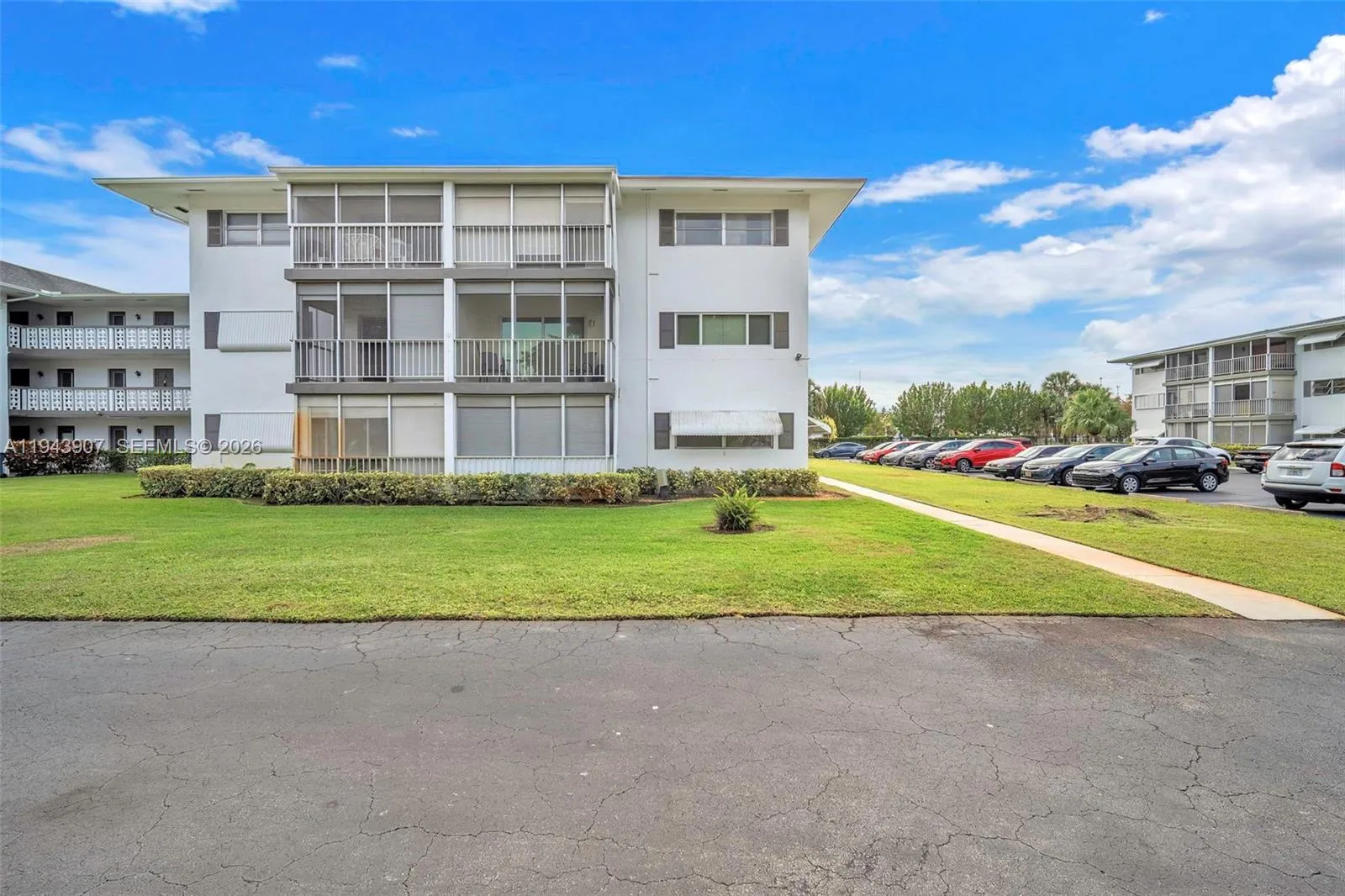 1201 Hillcrest Ct # 102, Hollywood FL 33021