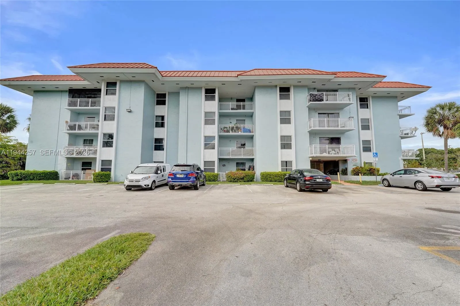 505 S Pine Island Rd # 405B, Plantation FL 33324