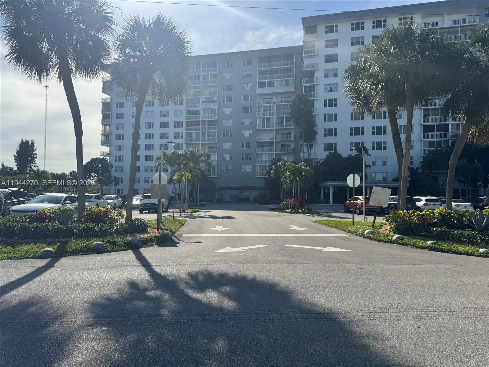 3800 Hillcrest Dr # 1222, Hollywood FL 33021