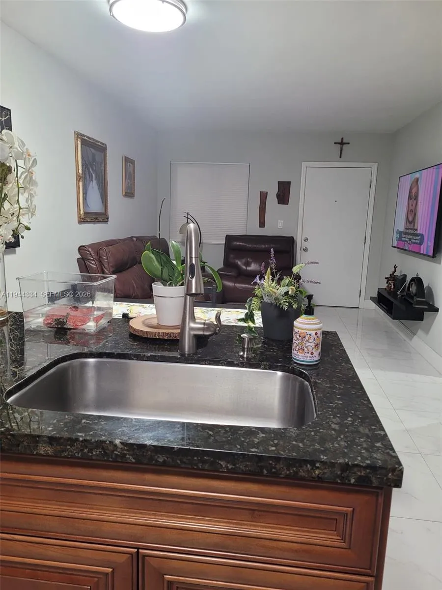 5350 W 21st Ct # 203, Hialeah FL 33016