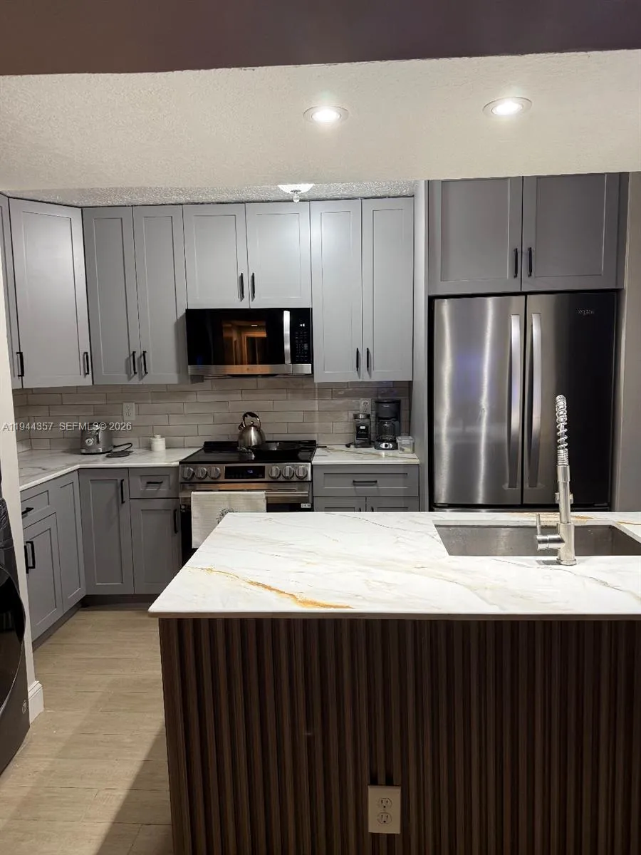 8019 NW 15th Mnr # 8019, Plantation FL 33322