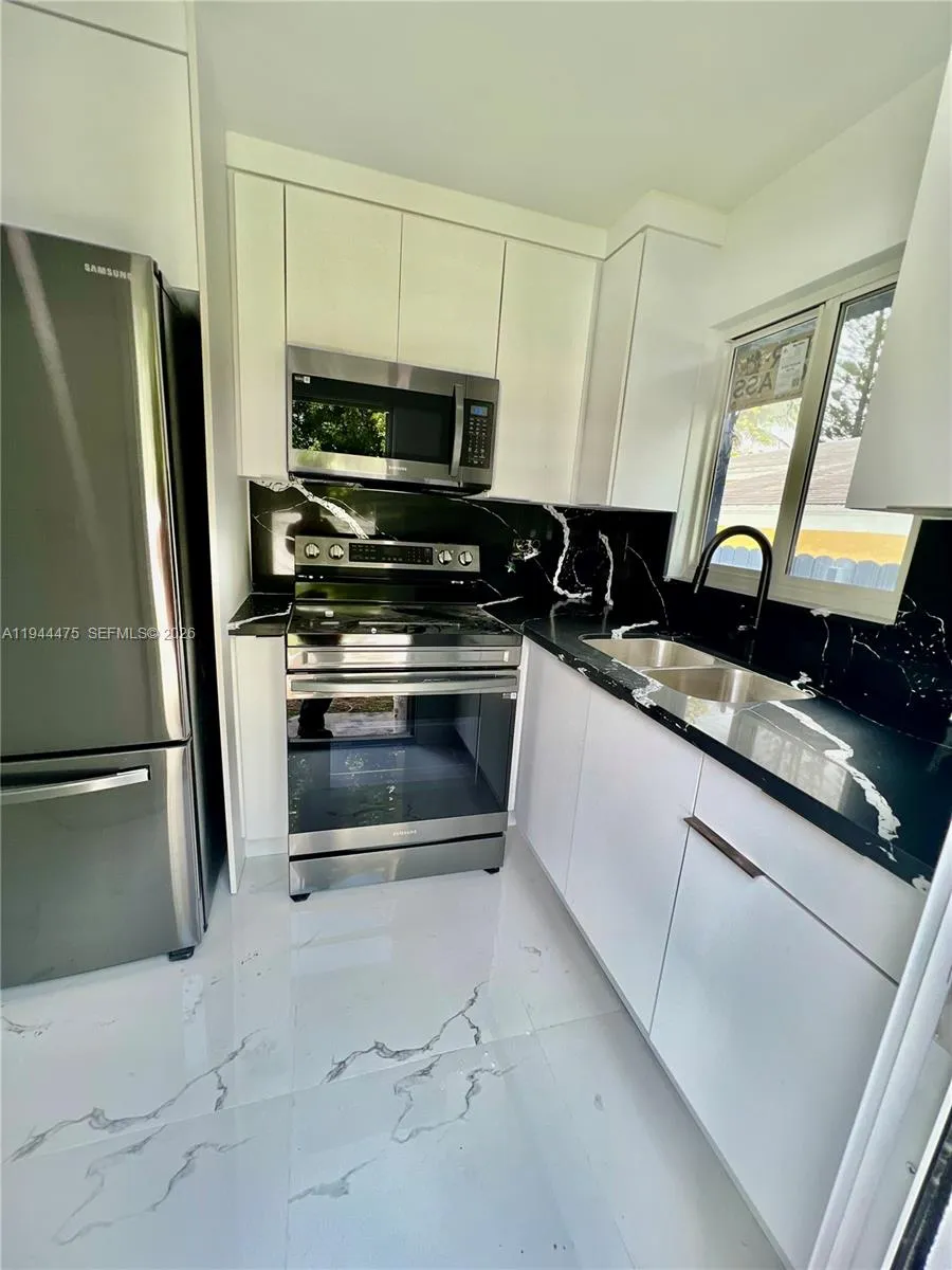 316 N 61st Ave, Hollywood FL 33024