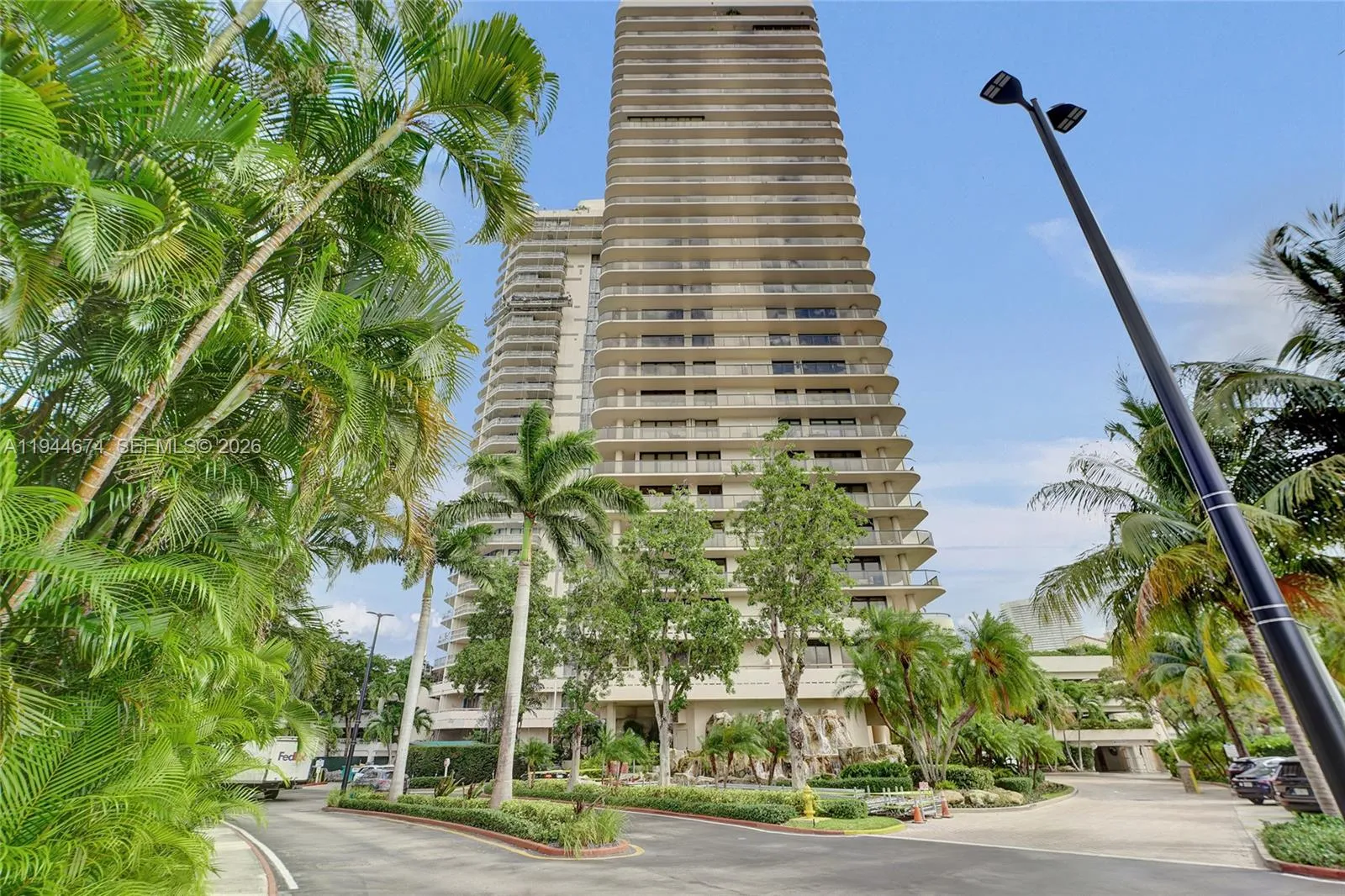 3 bedroom 2 bath for sale at 19667 Turnberry Way # 12F, Aventura FL 33180
