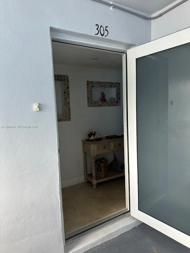 320 S Surf Rd # 305, Hollywood FL 33019