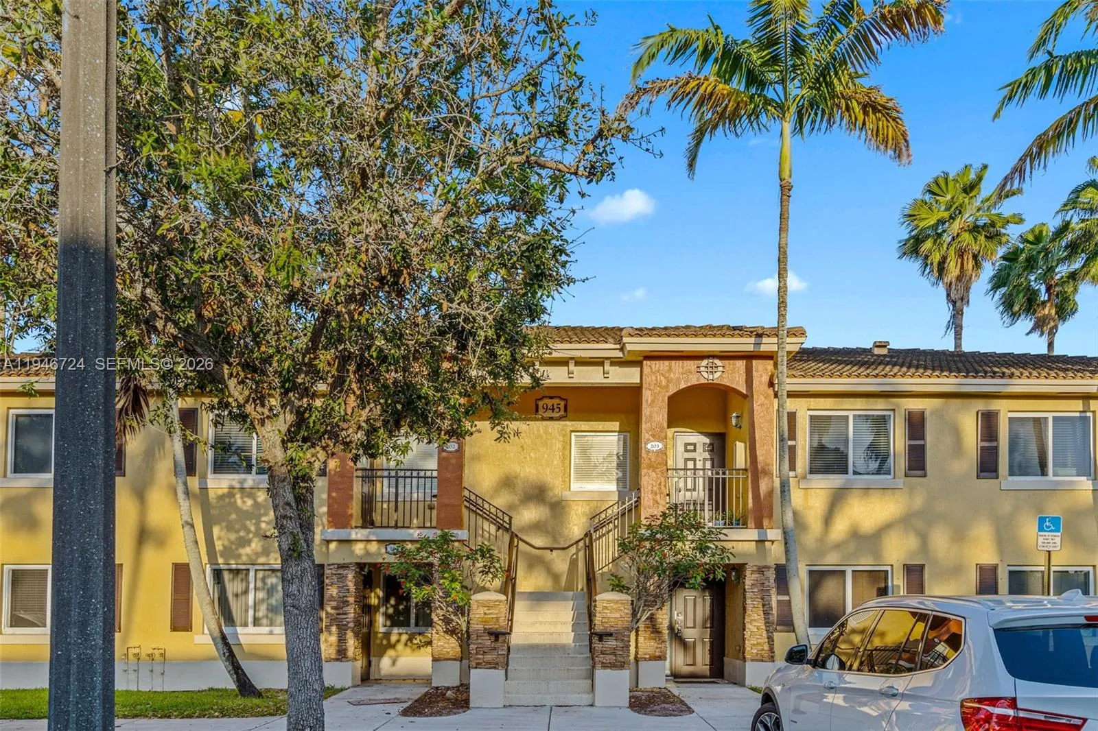 945 NE 34th Ave # 103, Homestead FL 33033