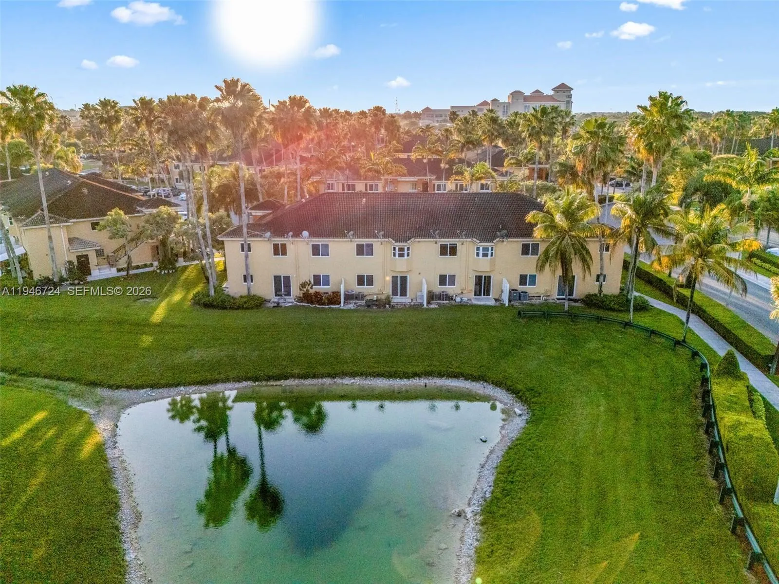 945 NE 34th Ave # 103, Homestead FL 33033