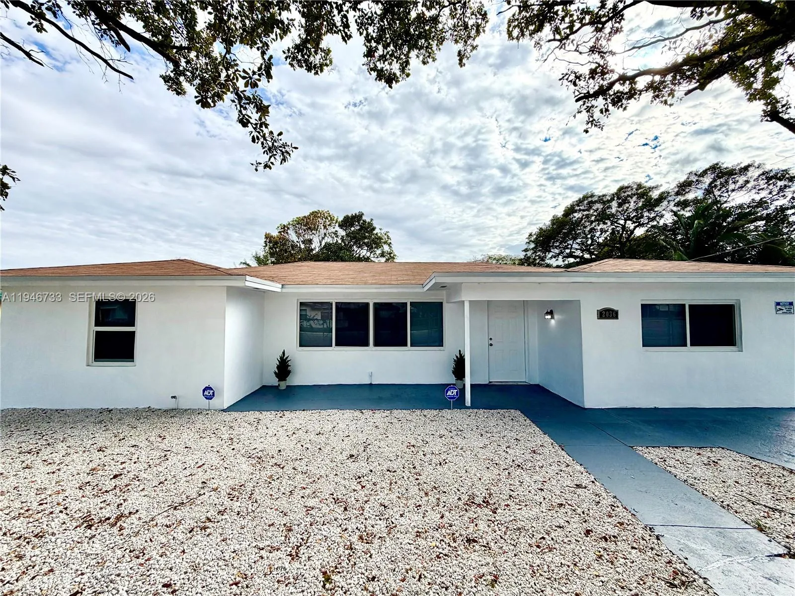 2036 NW 28th St, Oakland Park FL 33311
