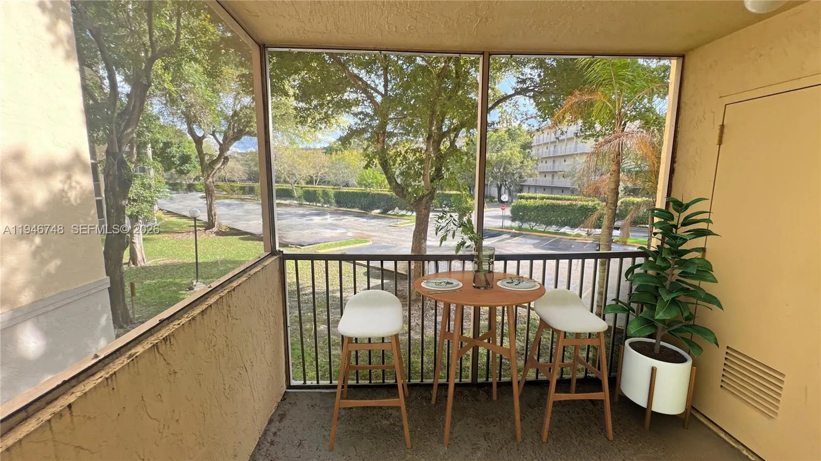 8343 Lake Dr # 207, Doral FL 33166