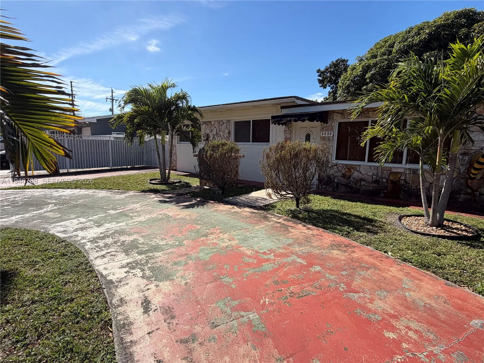 6090 W 5th Ln, Hialeah FL 33012
