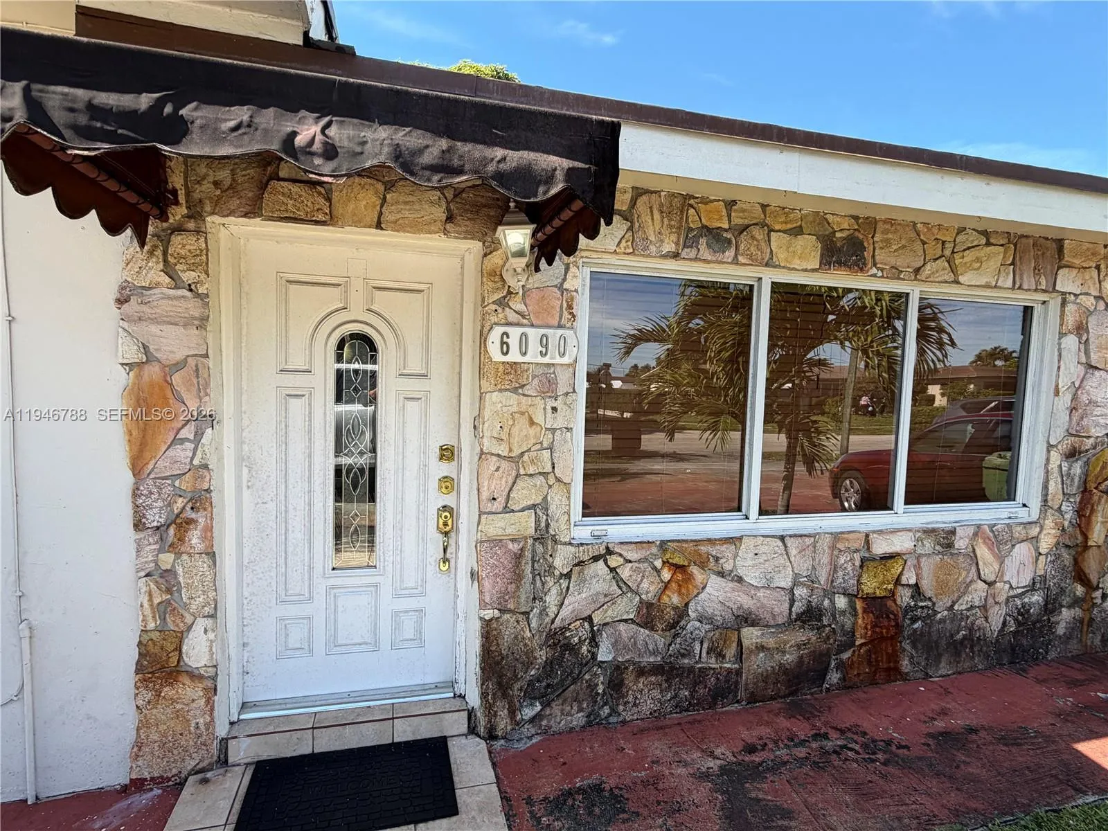 6090 W 5th Ln, Hialeah FL 33012