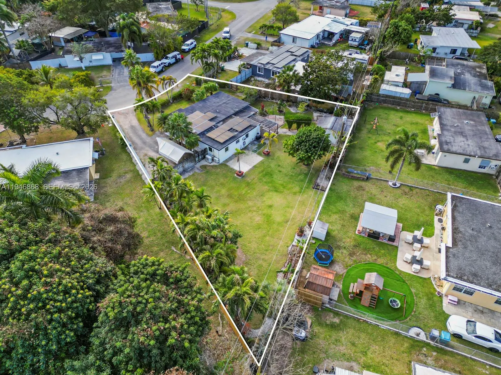 3 bedroom 2 bath for sale at 29100 Kentucky Rd, Homestead FL 33033