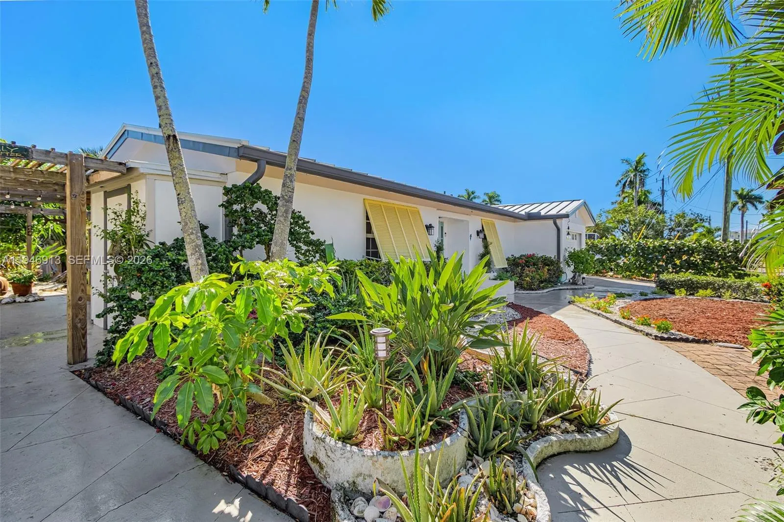 2 bedroom 2 bath for sale at 11860 Island Ave, Other City - In The State Of Florida FL 33993