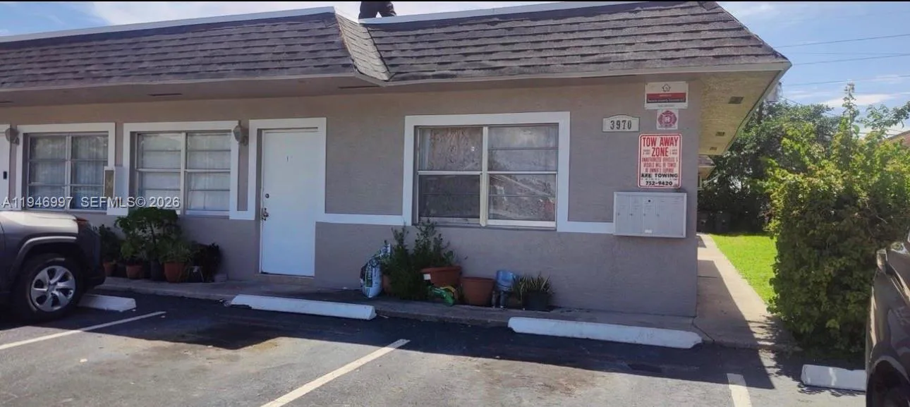 3970 NW 31st Ter, Lauderdale Lakes FL 33309