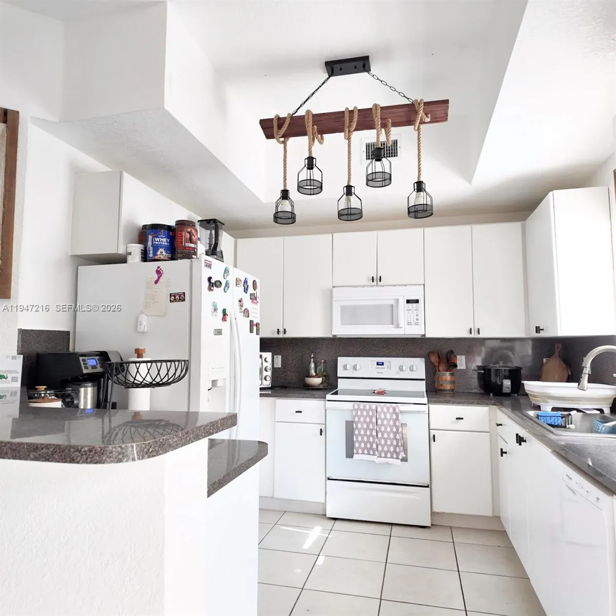 8884 SW 220th Ln, Cutler Bay FL 33190