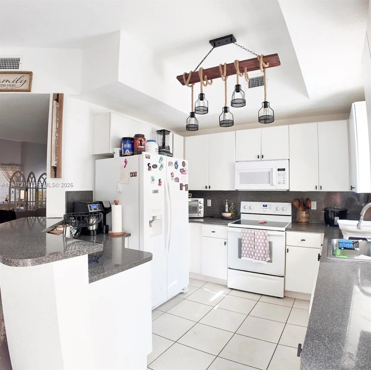 8884 SW 220th Ln, Cutler Bay FL 33190