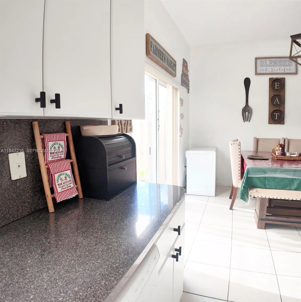 8884 SW 220th Ln, Cutler Bay FL 33190