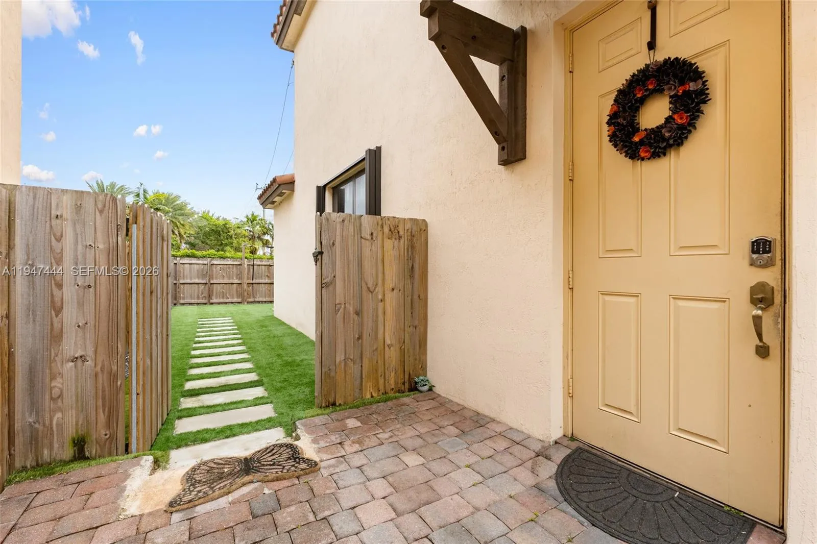 77 NE 37th Pl, Homestead FL 33033