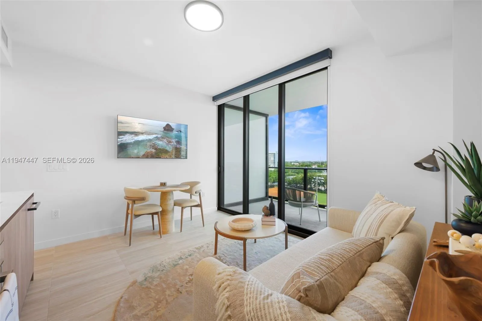 580 72nd # 611, Miami Beach FL 33141