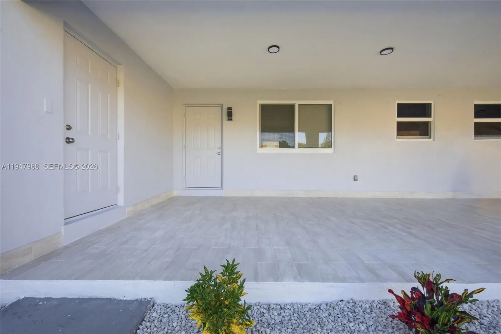 2440 Hayes St, Hollywood FL 33020