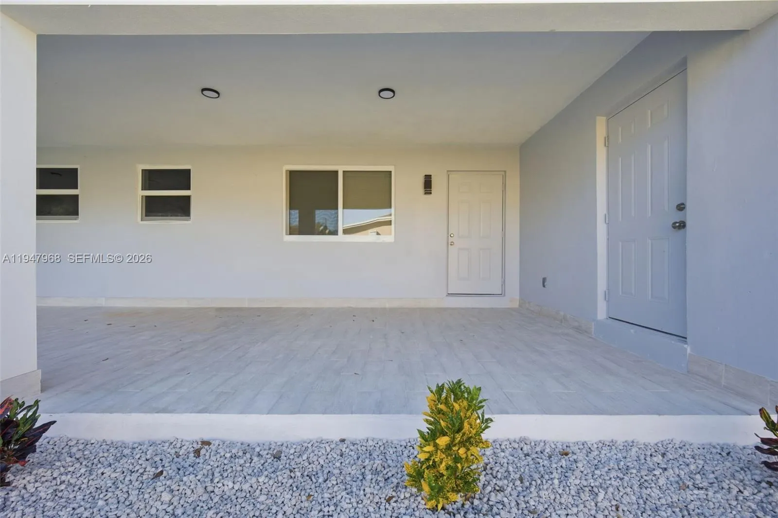 2440 Hayes St, Hollywood FL 33020