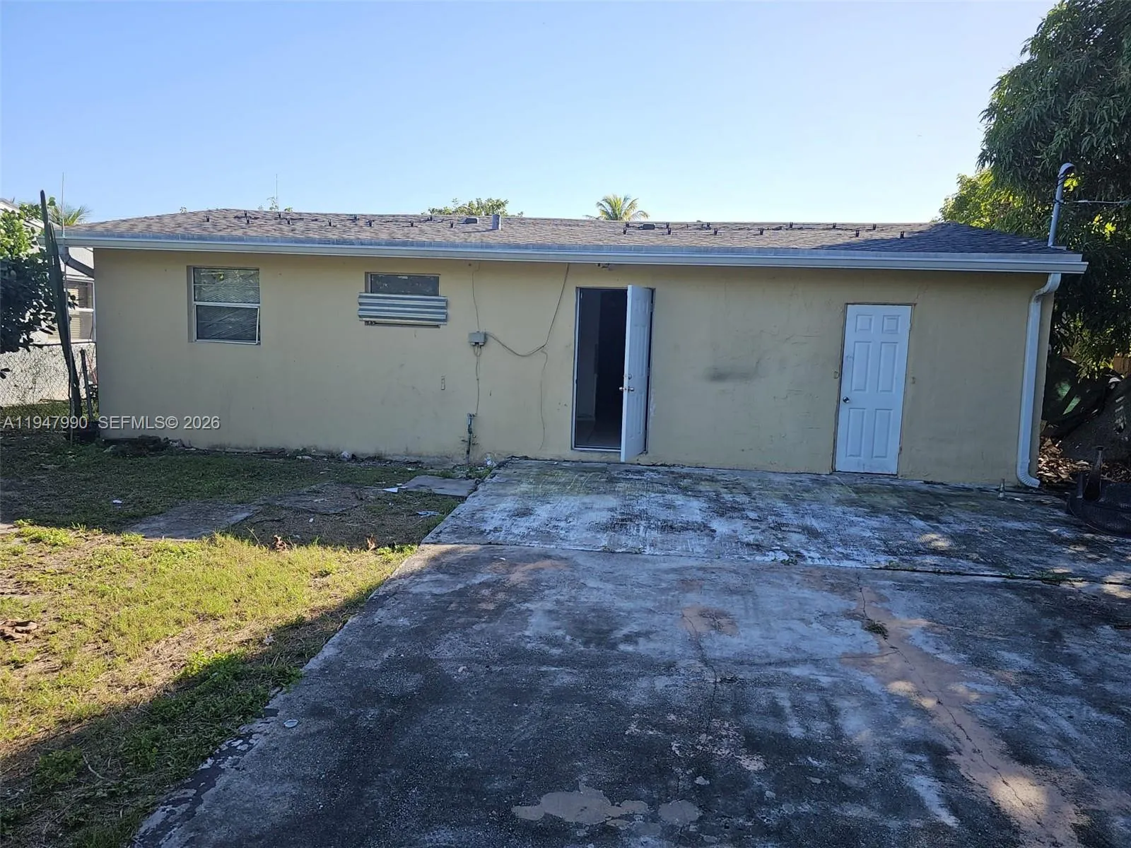 2243 Mayo St, Hollywood FL 33020