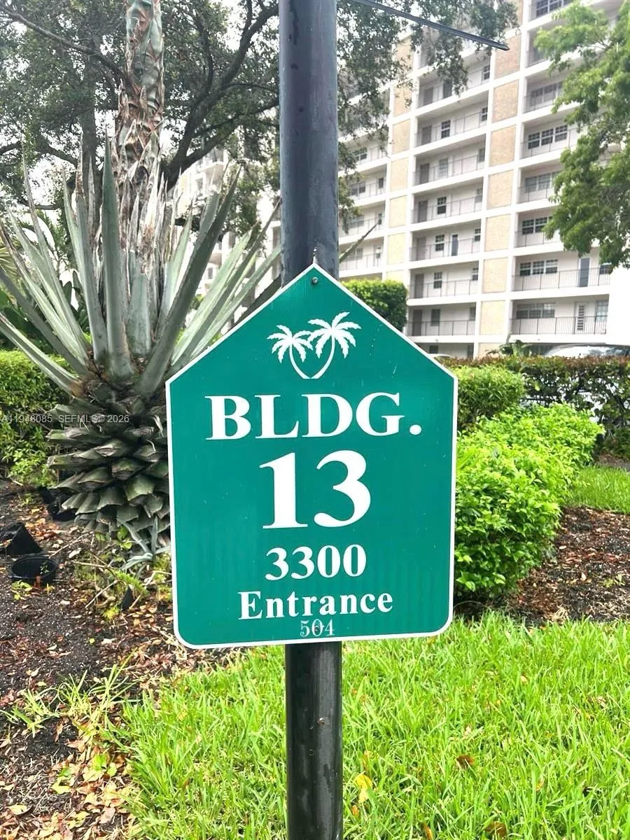 3300 N Palm Aire Dr # 504, Pompano Beach FL 33069