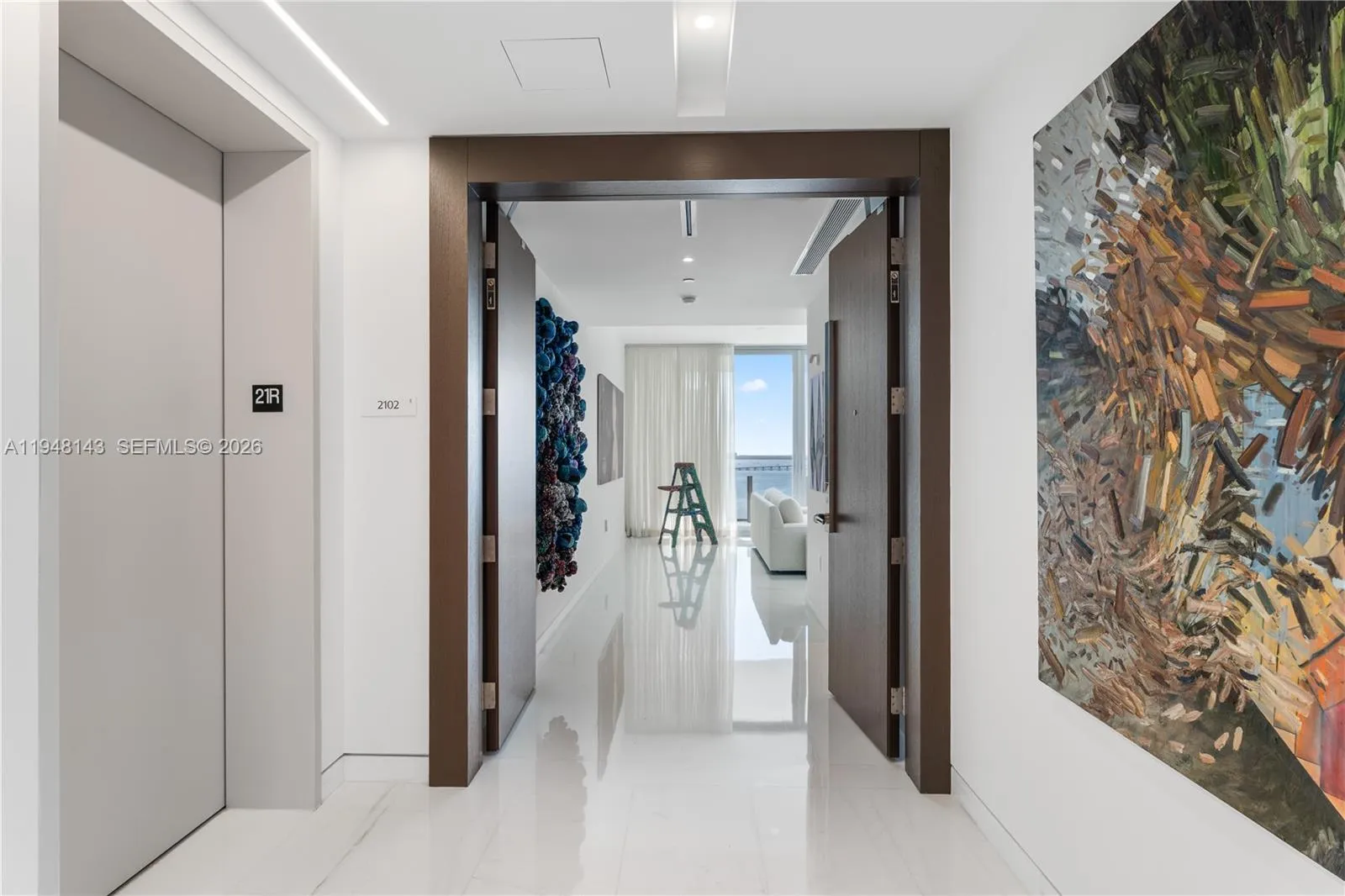 300 Biscayne Blvd Way # 2102, Miami FL 33131