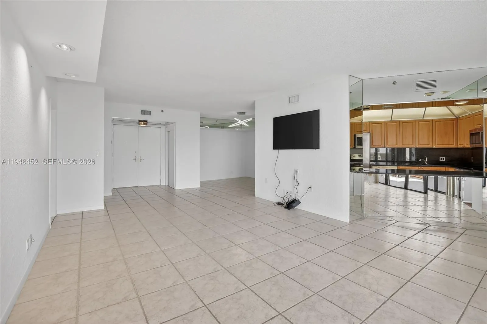 2 bedroom 2 bath for sale at 20281 E Country Club Dr # 405, Aventura FL 33180