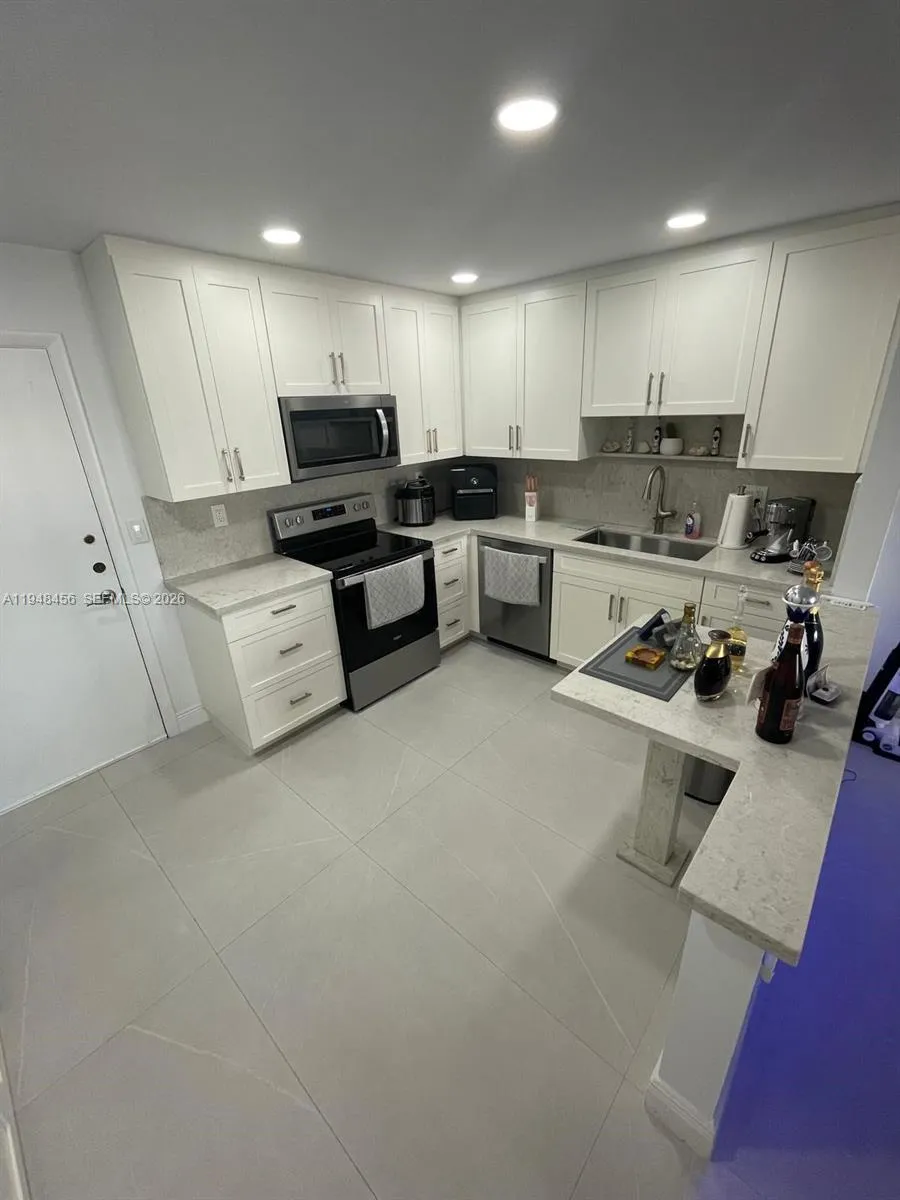 1401 S Ocean Dr # 302, Hollywood FL 33019