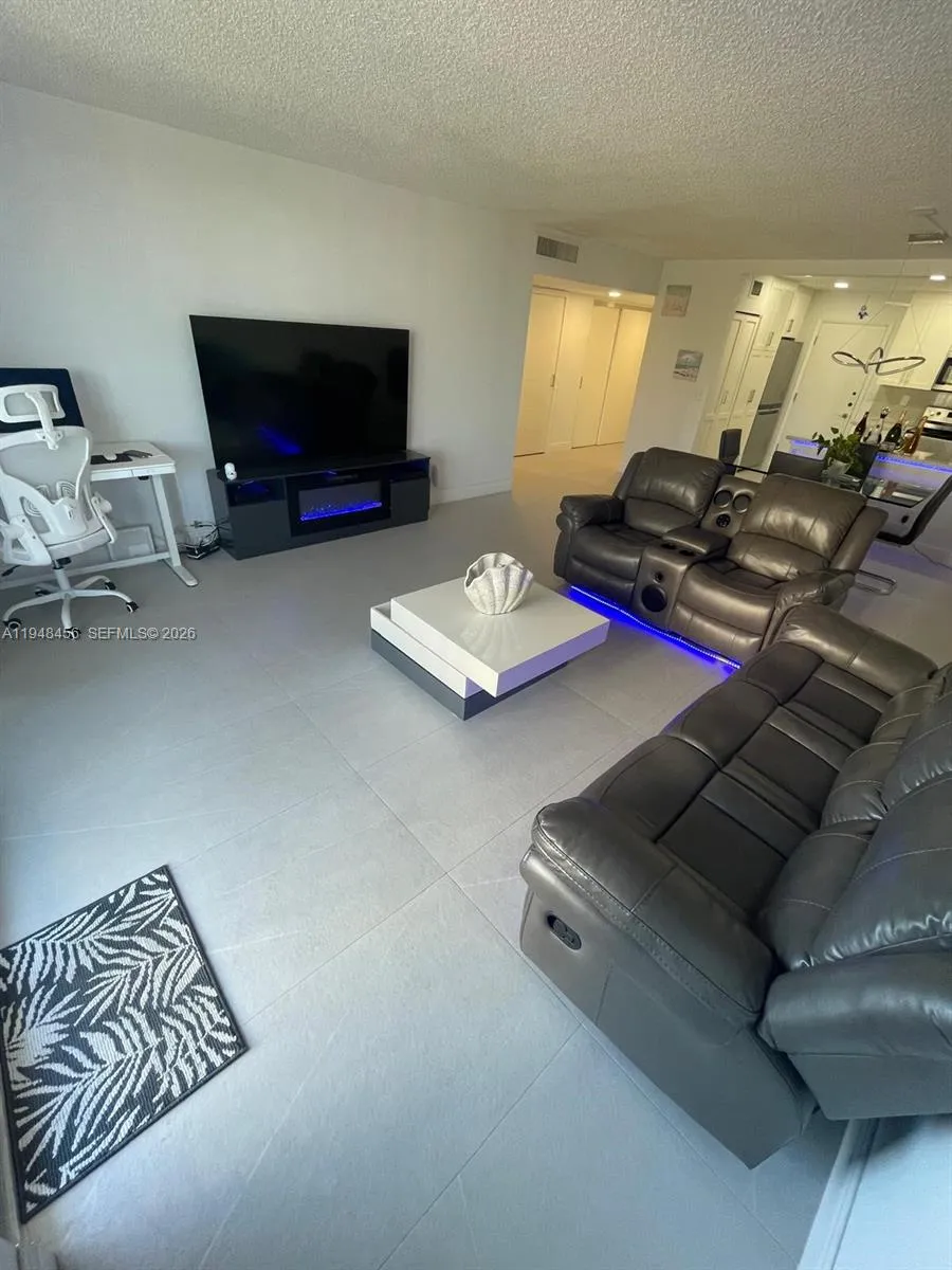 1401 S Ocean Dr # 302, Hollywood FL 33019