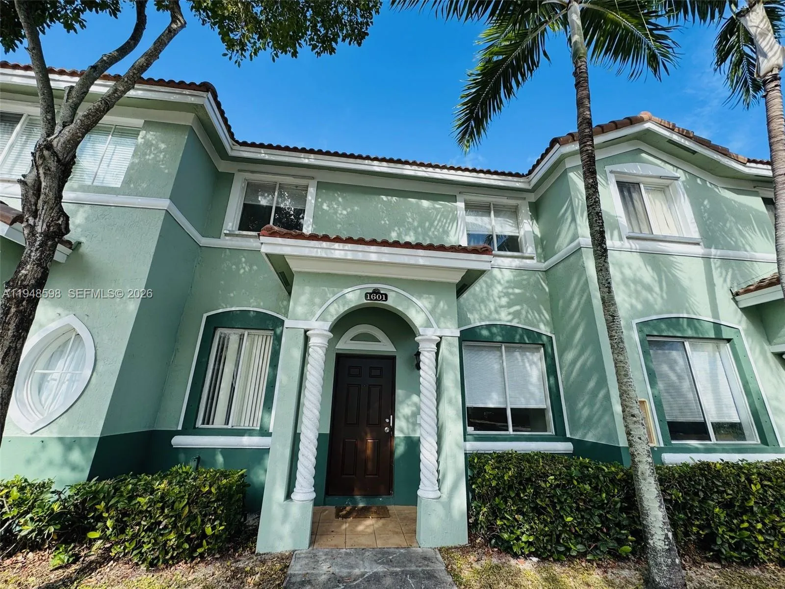 3 bedroom 2 bath for sale at 1601 SE 24th Ct # 221, Homestead FL 33035