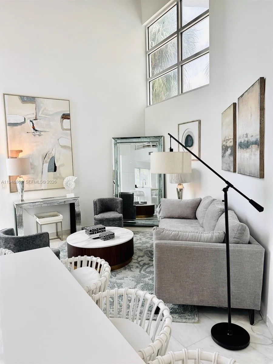 7700 Collins Ave # 5, Miami Beach FL 33141