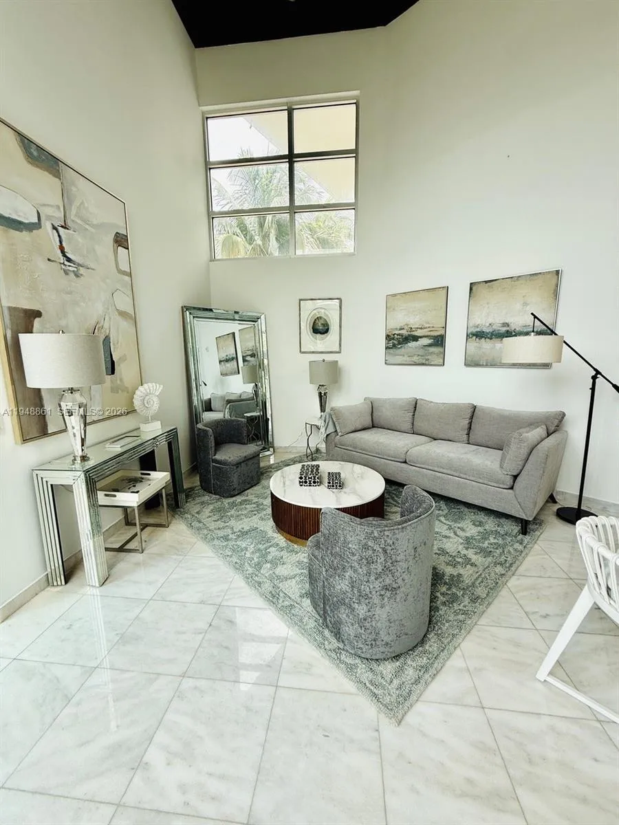 7700 Collins Ave # 5, Miami Beach FL 33141