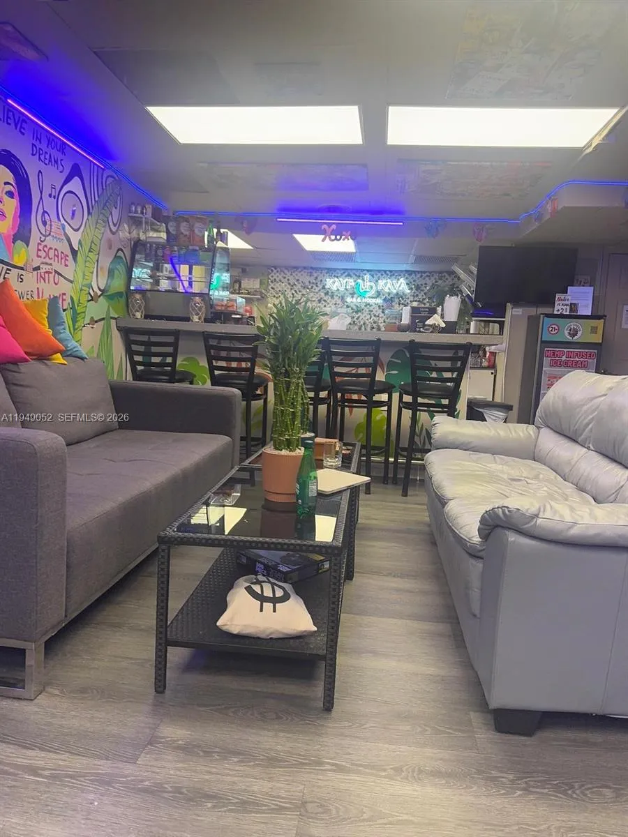 17010 W Dixie Hwy, North Miami Beach FL 33160