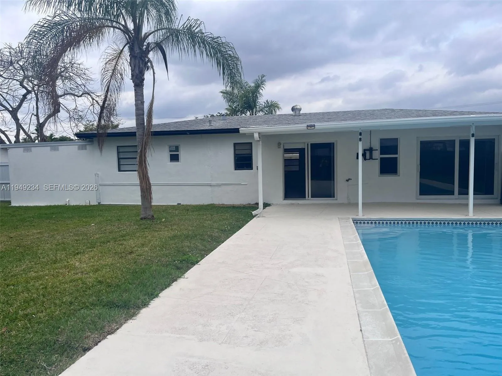 9900 Dominican Dr, Cutler Bay FL 33189
