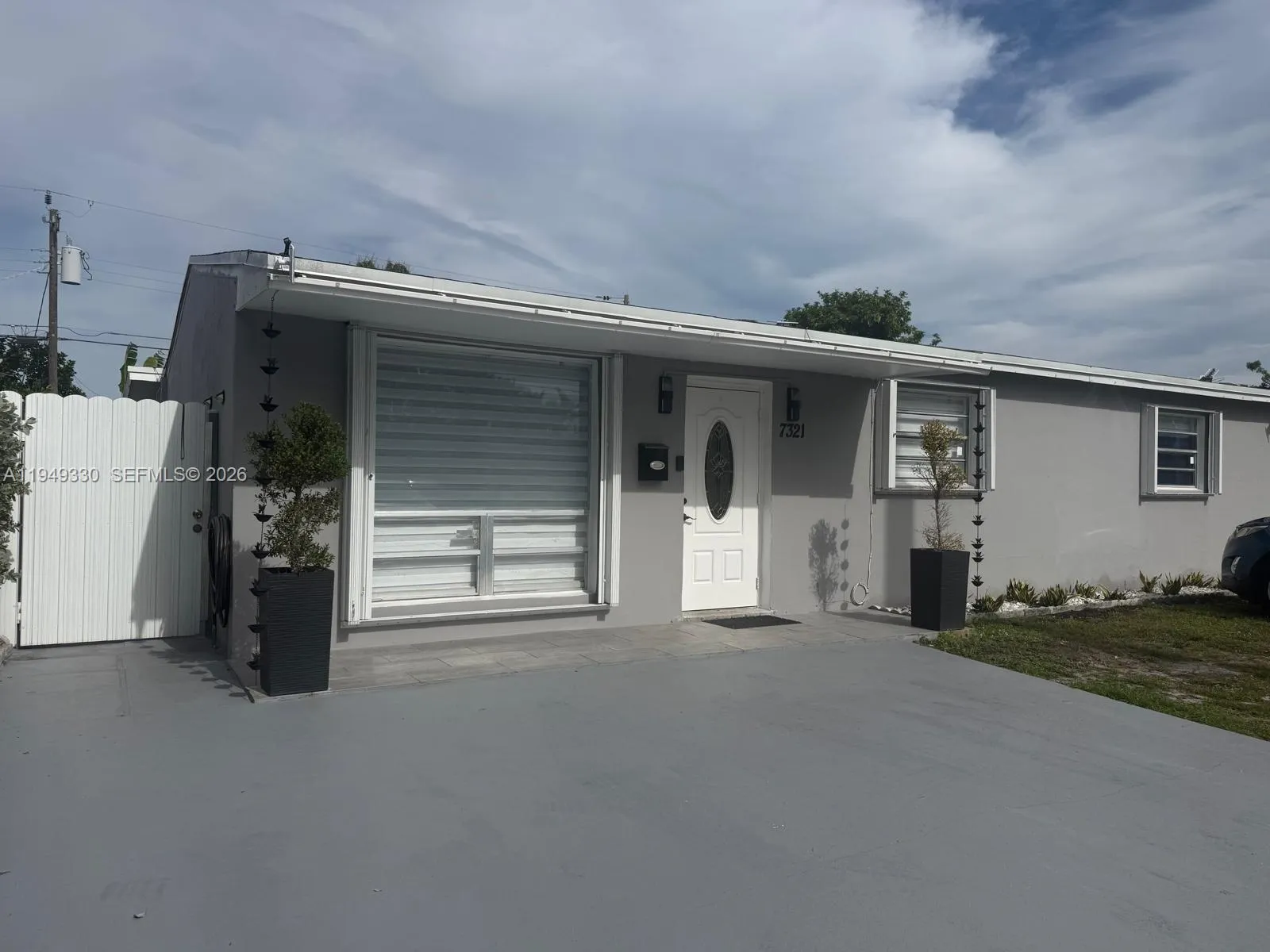 7321 Johnson St, Hollywood FL 33024