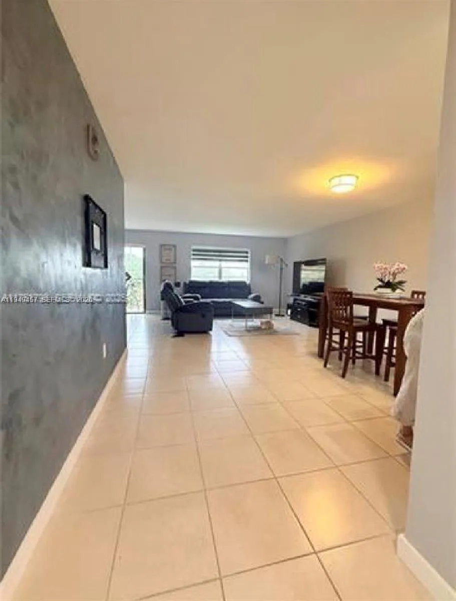 8931 N New River Canal Rd # 4C, Plantation FL 33324